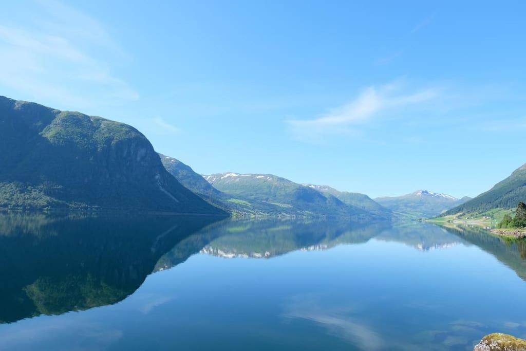 Apartment With Lake View In Jolster Ardal  Екстер'єр фото