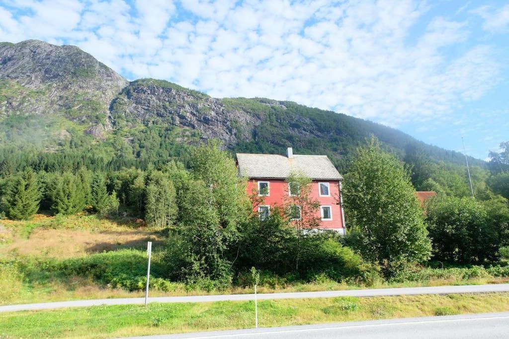 Apartment With Lake View In Jolster Ardal  Екстер'єр фото
